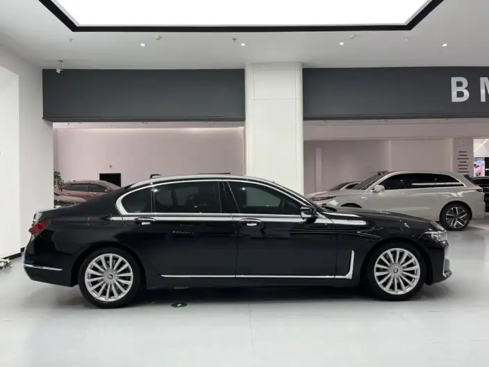 BMW 7 Series 2021 Model 730Li Luxury Set – фото 7