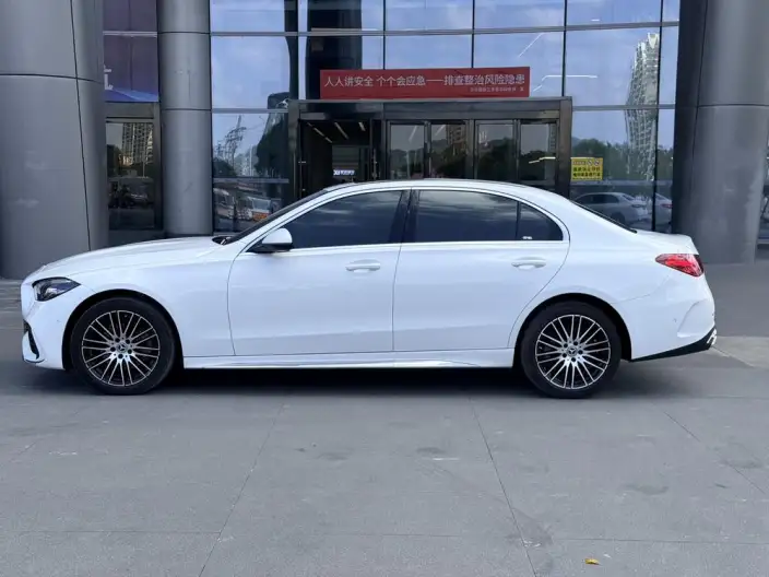 Mercedes-Benz C-Class 2025 Model C 200 L Sports Edition – фото 4
