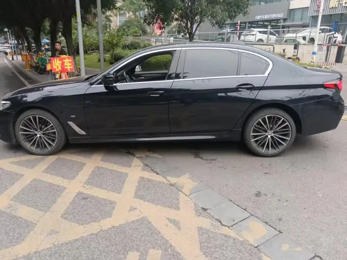 BMW 5 Series 2023 Model 530Li Leading Model M Sports Set – фото 4