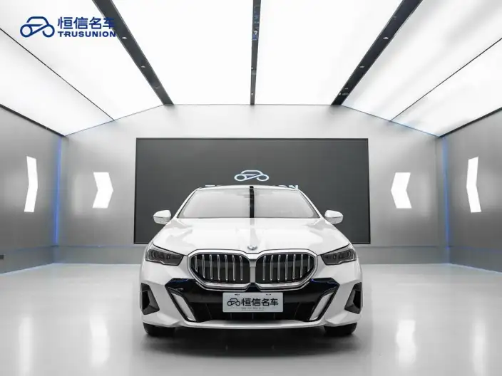BMW 5 Series 2024 Model 525Li M Sports Set – фото 2