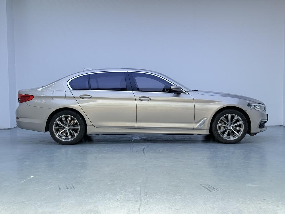 BMW 5 Series 2018 528Li Launch Special Edition – фото 8