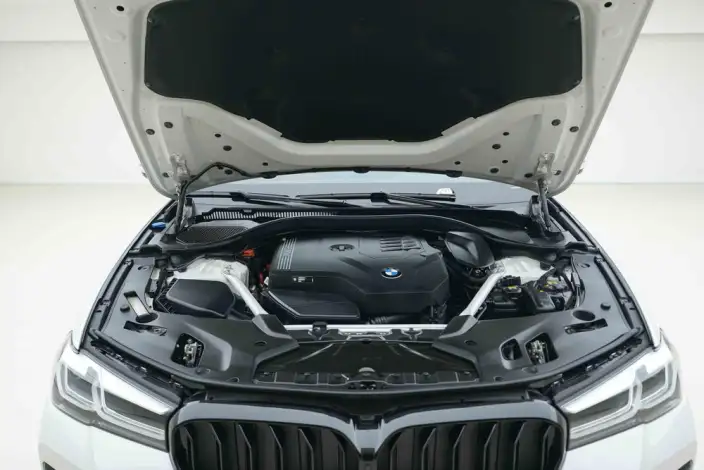 BMW 5 Series 2022 Model Facelift II 530Li xDrive M Sports Set – фото 6