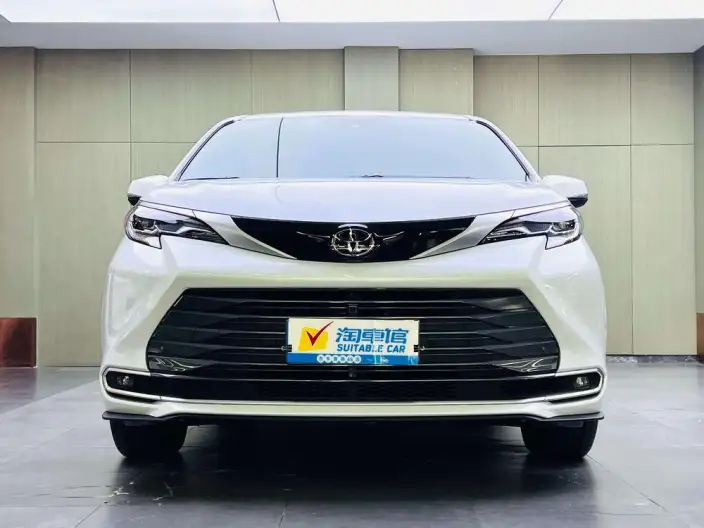 Toyota Sienna 2024 Model Hybrid 2.5L 4WD Premium Edition – фото 2