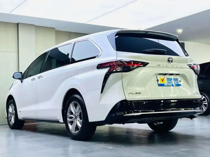 Toyota Sienna 2024 Model Hybrid 2.5L 4WD Premium Edition – фото 4