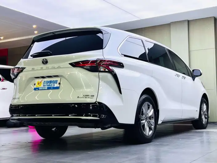 Toyota Sienna 2024 Model Hybrid 2.5L 4WD Premium Edition – фото 6