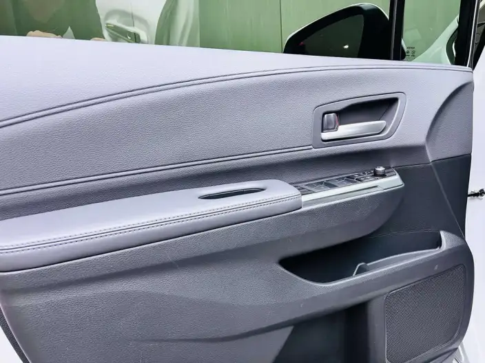 Toyota Sienna 2024 Model Hybrid 2.5L 4WD Premium Edition – фото 9