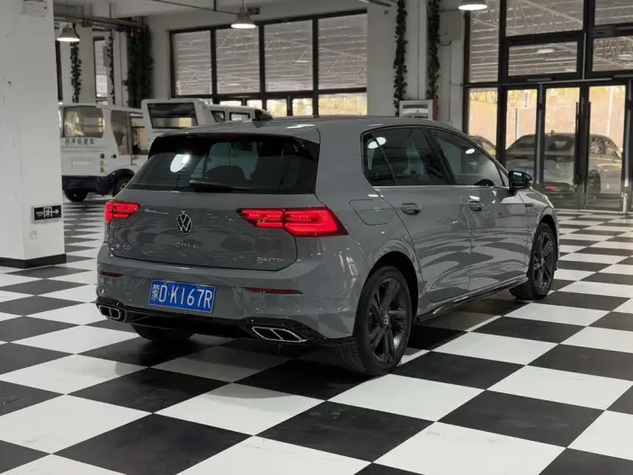 Volkswagen Golf 2022 Model 280TSI DSG R-Line – фото 6