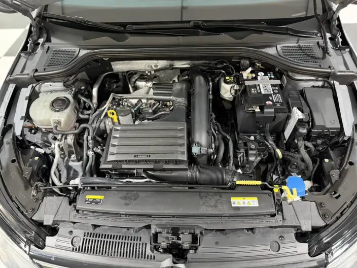 Volkswagen Golf 2022 Model 280TSI DSG R-Line – фото 7