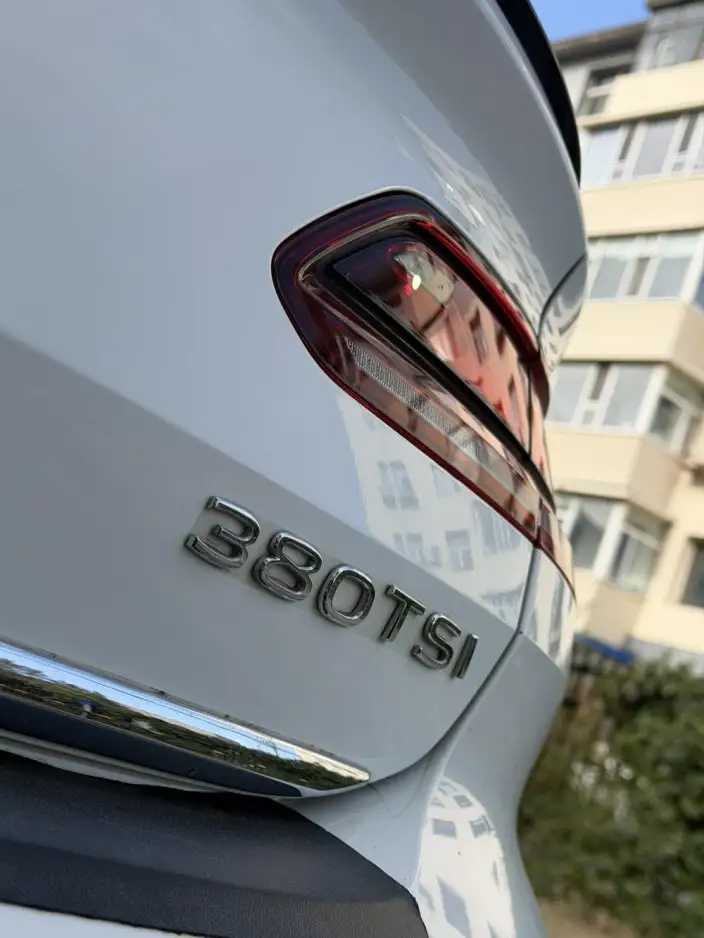 Volkswagen CC 2024 Model 380TSI Eye-catching version – фото 9