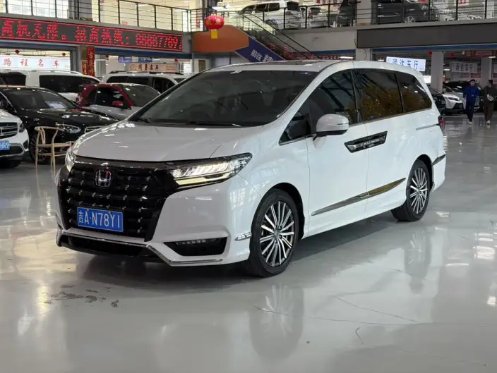 Honda Elysion 2022 Model 2.0L Hybrid Deluxe Edition – фото 1