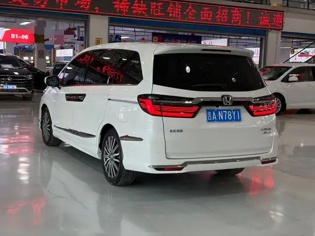 Honda Elysion 2022 Model 2.0L Hybrid Deluxe Edition – фото 4