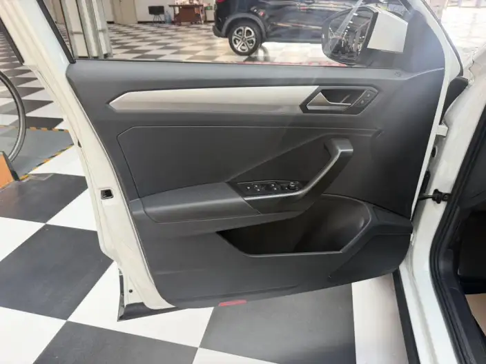 Volkswagen T-Roc 2022 Model 280TSI DSG 2WD Elite PLUS – фото 8