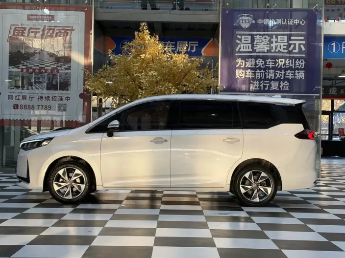 GAC Trumpchi M6 2021 Model 270T Automatic Exclusive Edition 7 seat – фото 4