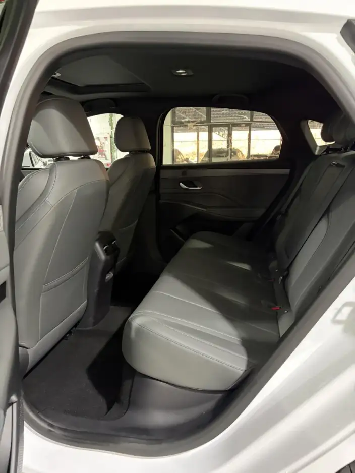 BYD Qin PLUS DM 2026 Model DM-i 210KM Enterprising Model – фото 9