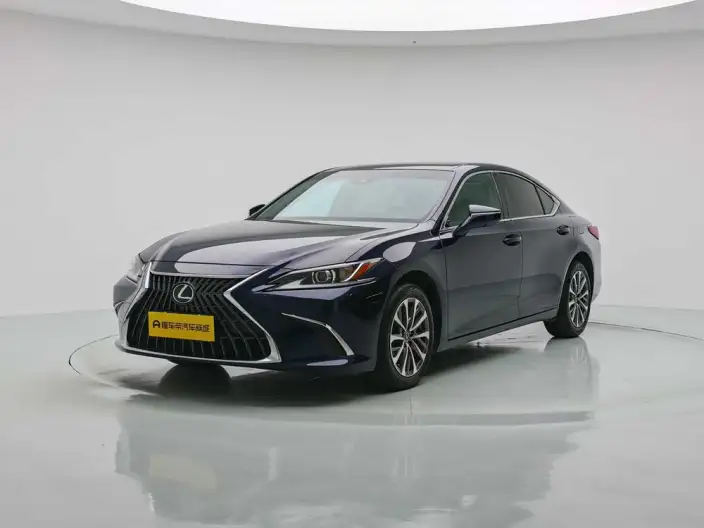 Lexus ES 2024 Model 200 Premium – фото 1