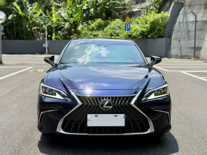 Lexus ES 2022 Model 200 Superior Edition – фото 2