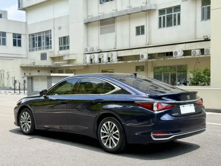 Lexus ES 2022 Model 200 Superior Edition – фото 4