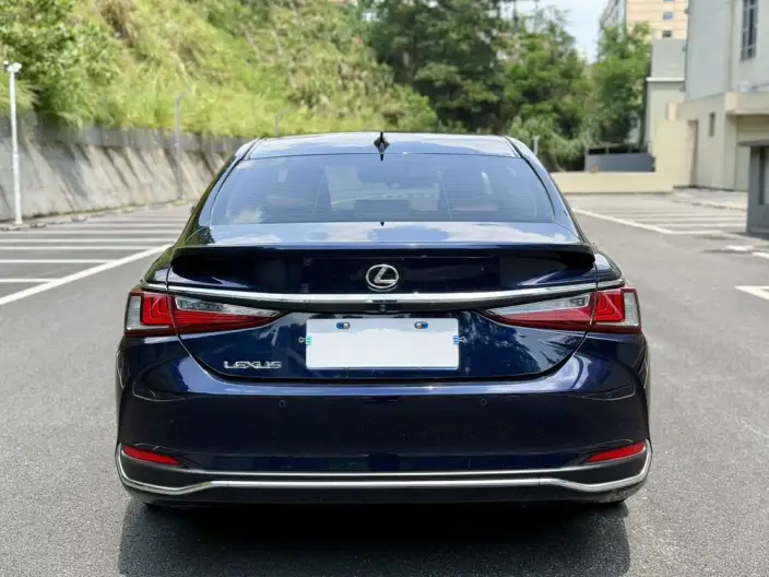 Lexus ES 2022 Model 200 Superior Edition – фото 5