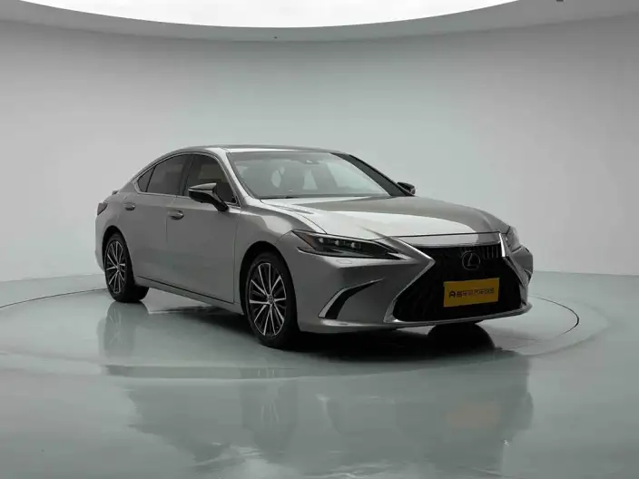 Lexus ES 2022 Model 300h Premium – фото 3