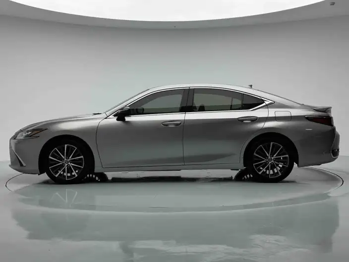 Lexus ES 2022 Model 300h Premium – фото 4