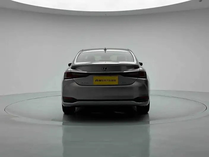 Lexus ES 2022 Model 300h Premium – фото 6