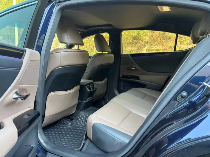 Lexus ES 2022 Model 200 Superior Edition – фото 9