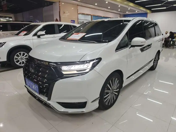 Honda Elysion 2022 Model 2.0L Hybrid Deluxe Edition – фото 1