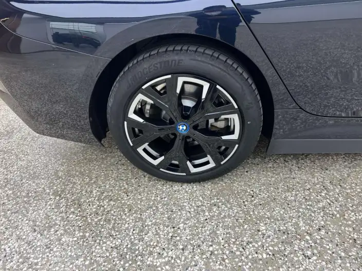 BMW i3 2023 Model eDrive35L – фото 6