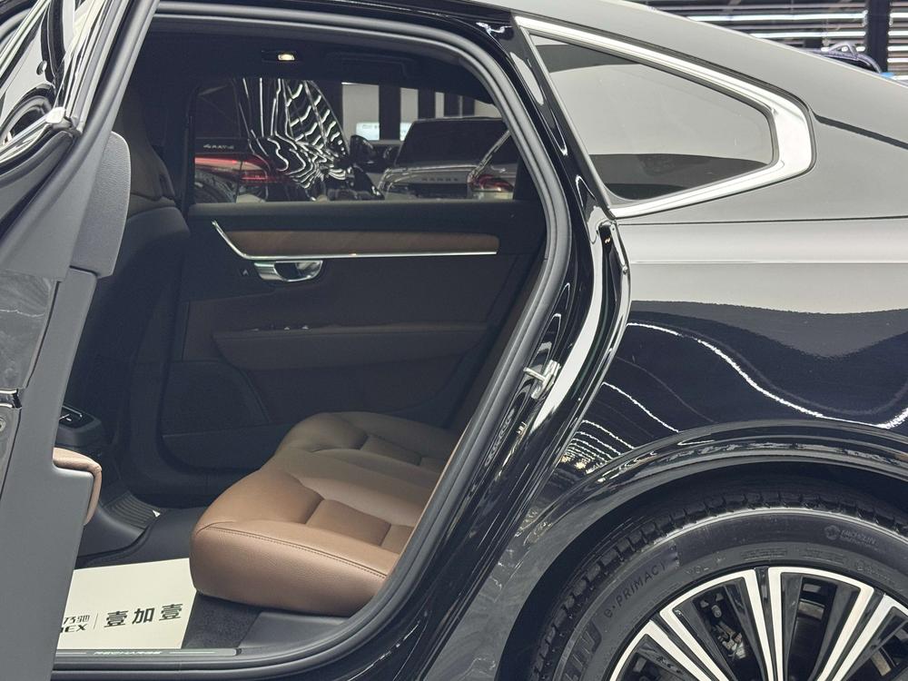 Volvo S90 PHEV 2022 Modified T8 E-Drive Hybrid Smart Luxury Edition – фото 17