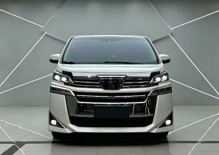 Vellfire 2021 Model Toyota Crown Hybrid 2.5L HV Premium Edition – фото 2
