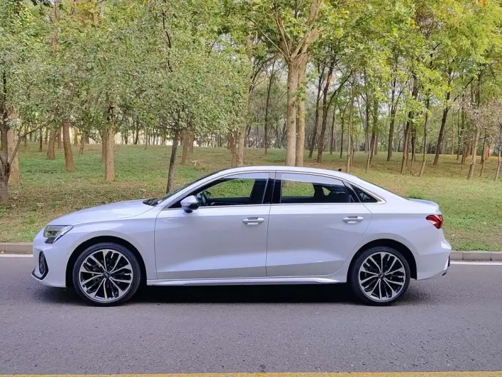 Audi A3 2025 Model A3L Limousine 35 TFSI Continental Flying Spur Exclusive Model – фото 4