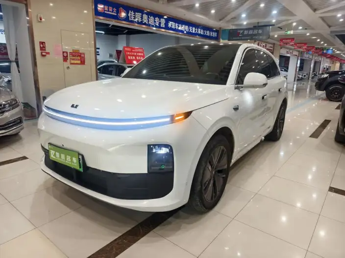 Li Auto L6 2024 Model Pro Edition – фото 1