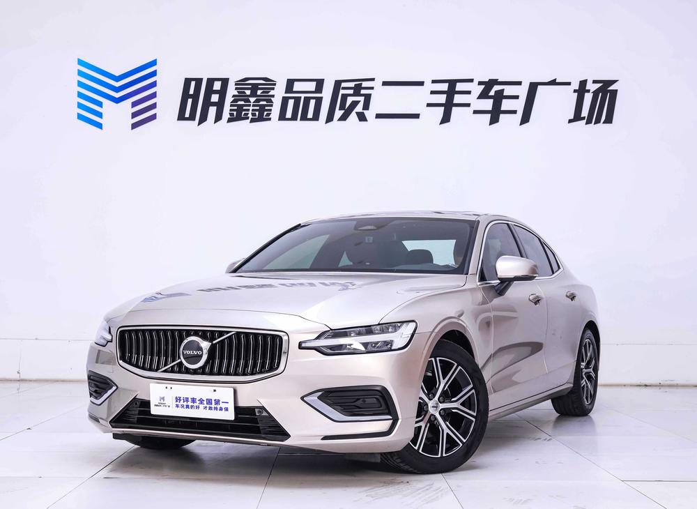 Volvo S60 2023 B4 B4 Smart Luxury – фото 1