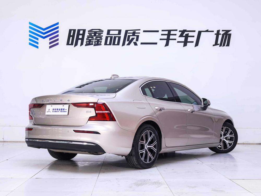 Volvo S60 2023 B4 B4 Smart Luxury – фото 3