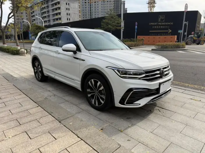 Volkswagen Tiguan L 2023 Model 330TSI 2WD R-Line Enjoy the version more – фото 3