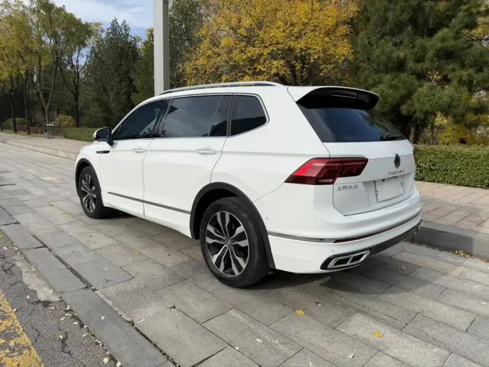 Volkswagen Tiguan L 2023 Model 330TSI 2WD R-Line Enjoy the version more – фото 4