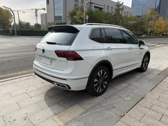 Volkswagen Tiguan L 2023 Model 330TSI 2WD R-Line Enjoy the version more – фото 5