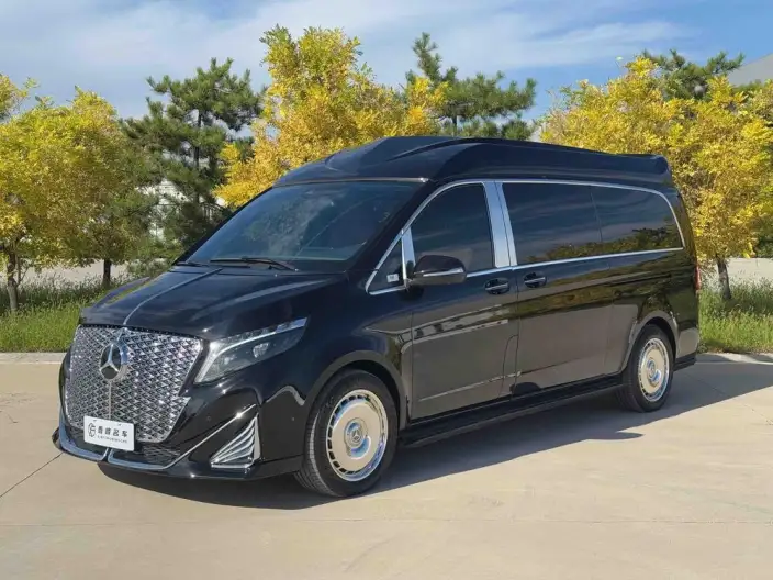 Mercedes-Benz V-Class 2022 Model V 260 L Long wheelbase Premium Edition – фото 1