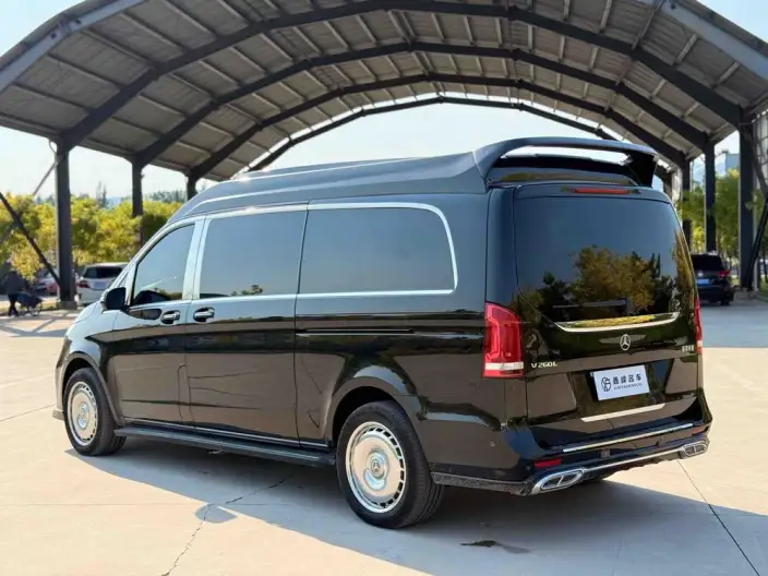 Mercedes-Benz V-Class 2022 Model V 260 L Long wheelbase Premium Edition – фото 4
