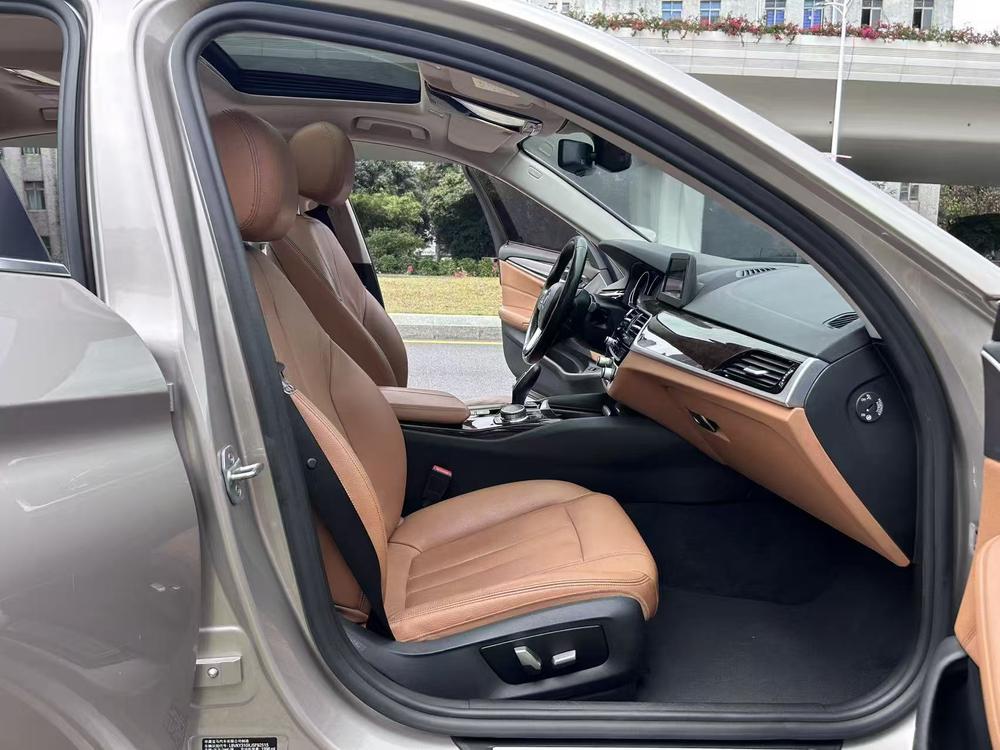 BMW 5 Series 2018 528Li Launch Special Edition – фото 15