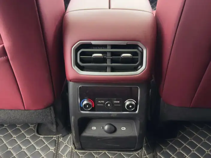 Tank 400 Hi4-Z 2026 Model Smart Edition – фото 6