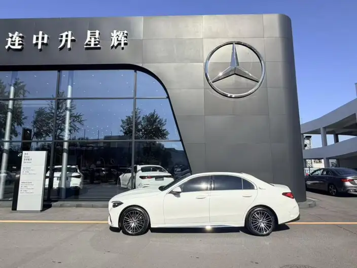 Mercedes-Benz C-Class 2025 Model C 260 L Sports Edition – фото 3