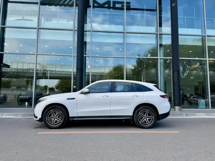 Mercedes-Benz EQC 2022 Model EQC 400 4MATIC – фото 3