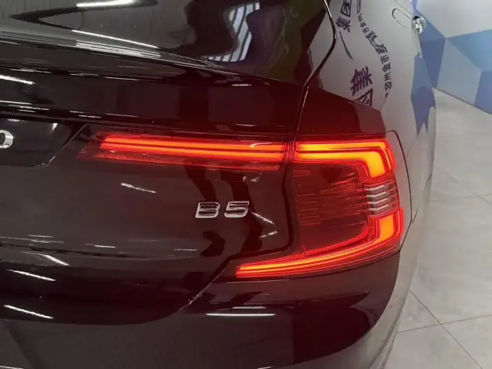 Volvo S90 2023 Model B5 Smart Range Deluxe Edition – фото 5