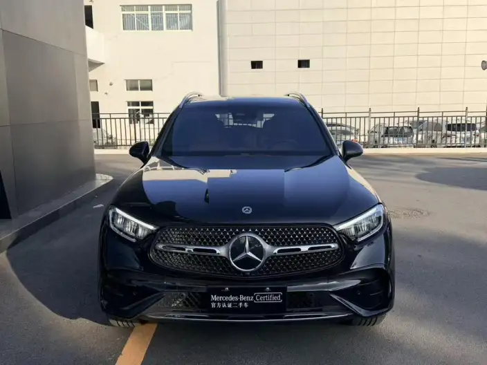 Mercedes-Benz GLC 2024 Model GLC 260 L 4MATIC Luxury Model 5 seat – фото 2