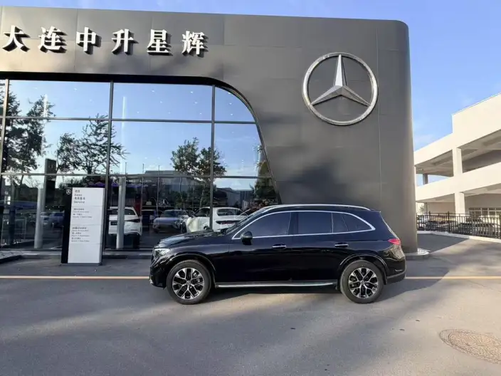 Mercedes-Benz GLC 2024 Model GLC 260 L 4MATIC Luxury Model 5 seat – фото 3