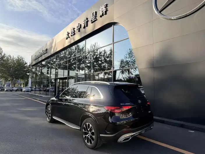 Mercedes-Benz GLC 2024 Model GLC 260 L 4MATIC Luxury Model 5 seat – фото 4