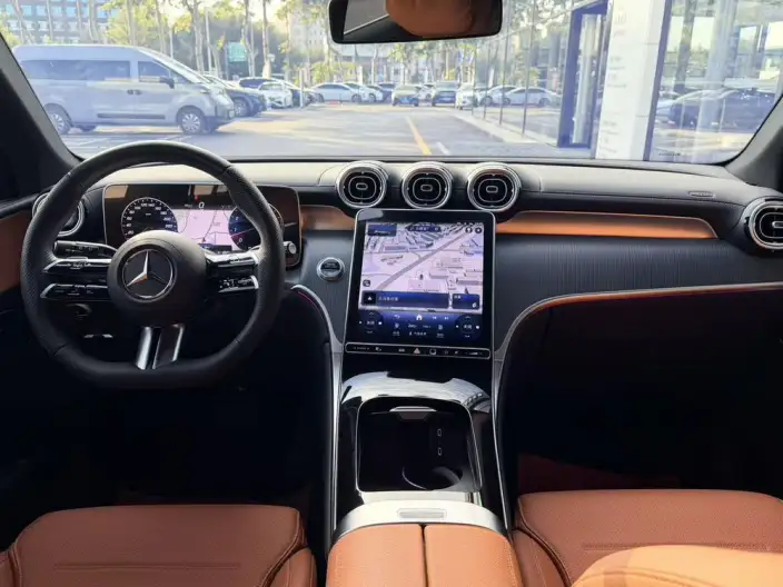 Mercedes-Benz GLC 2024 Model GLC 260 L 4MATIC Luxury Model 5 seat – фото 8