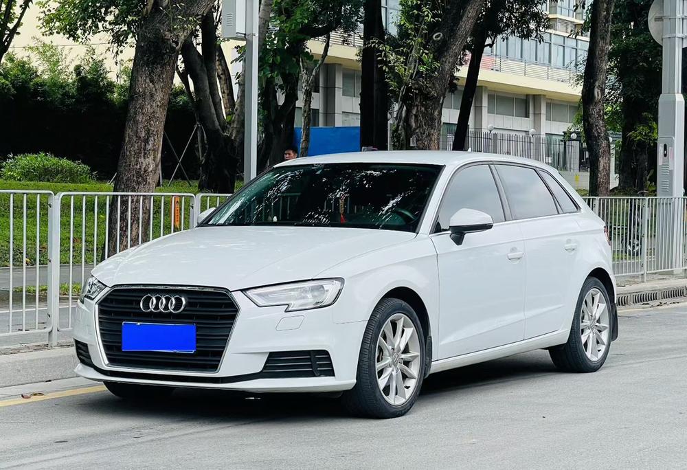 Audi A3 Модель 2018 года 30 Anniversary Nian тип Sportback 35 TFSI Dynamic – фото 1