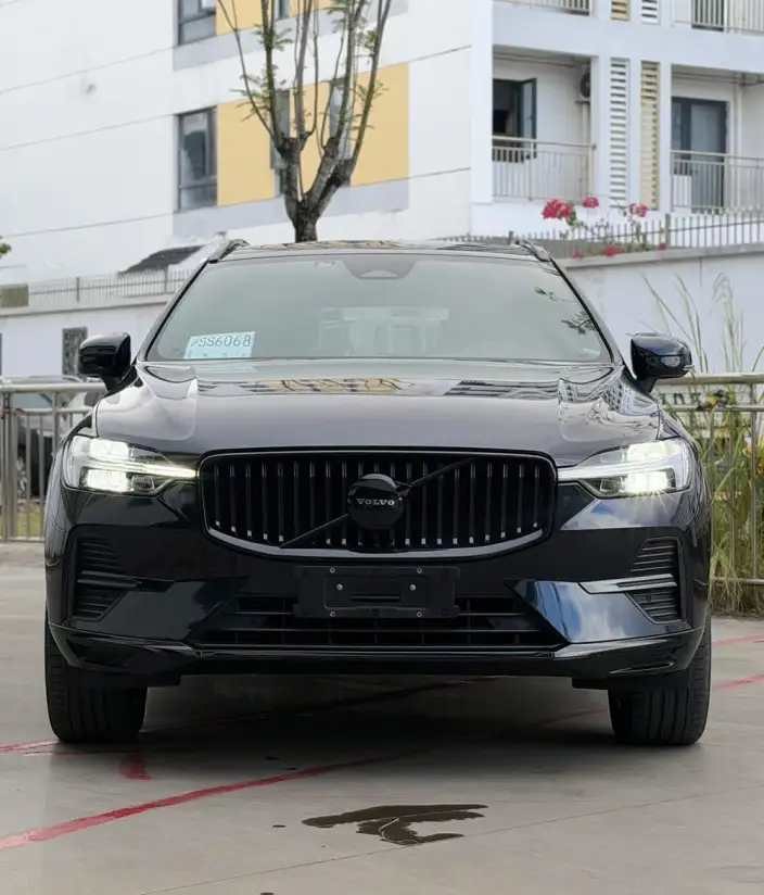 Volvo XC60 2023 Model B5 4WD Smart Range Deluxe Edition